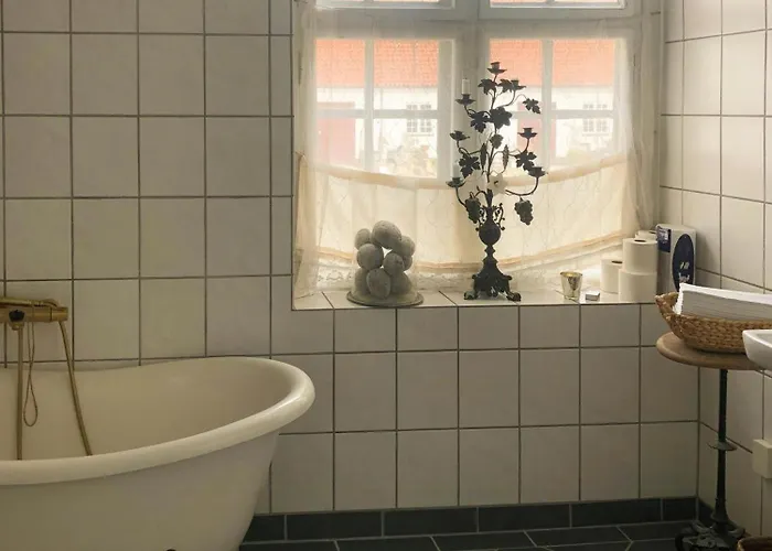 Historic Atmosphere At Gelskov Estate For * Ringe